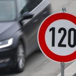 Штрафи за перевищення швидкості в Україні можуть посилити після смертельної ДТП у Києві: що відомо