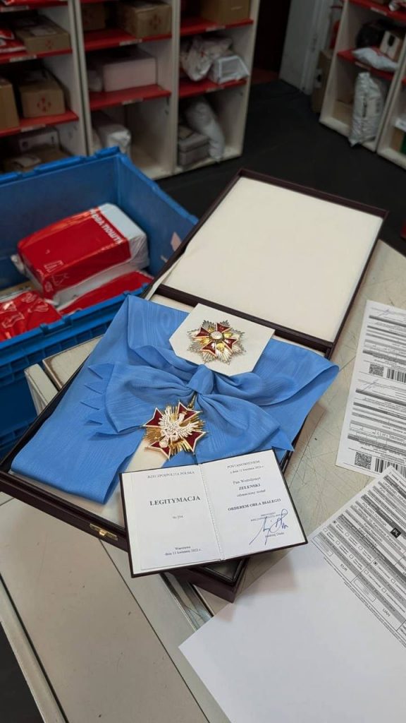 Зеленський відреагував на рішення Навроцького позбавити його Ордена Білого Орла: що це за нагорода, історія, кому вручали