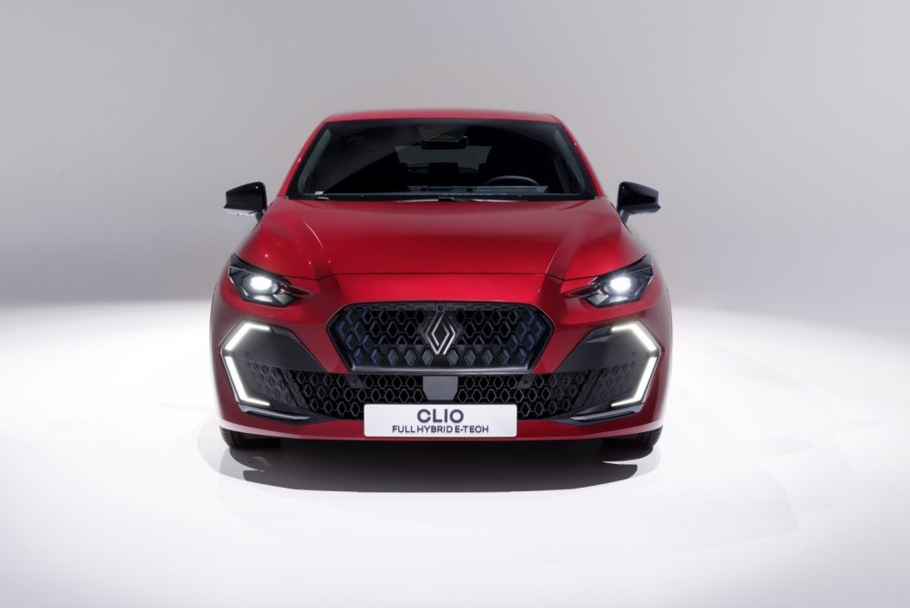 Найпопулярніший автомобіль Європи 2026: чому Renault Clio обирають частіше за Golf і Tesla Model Y, рейтинг і ціна в Україні 