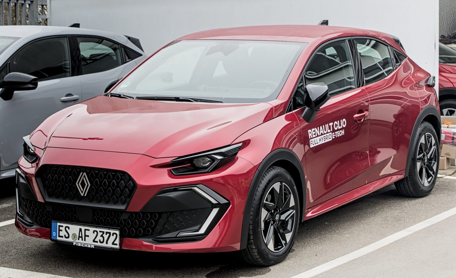 Найпопулярніший автомобіль Європи 2026: чому Renault Clio обирають частіше за Golf і Tesla Model Y, рейтинг і ціна в Україні