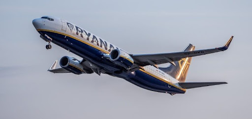 Ryanair запускає 12 нових напрямків із Варшави: список, терміни, куди можна полетіти, які ціни
