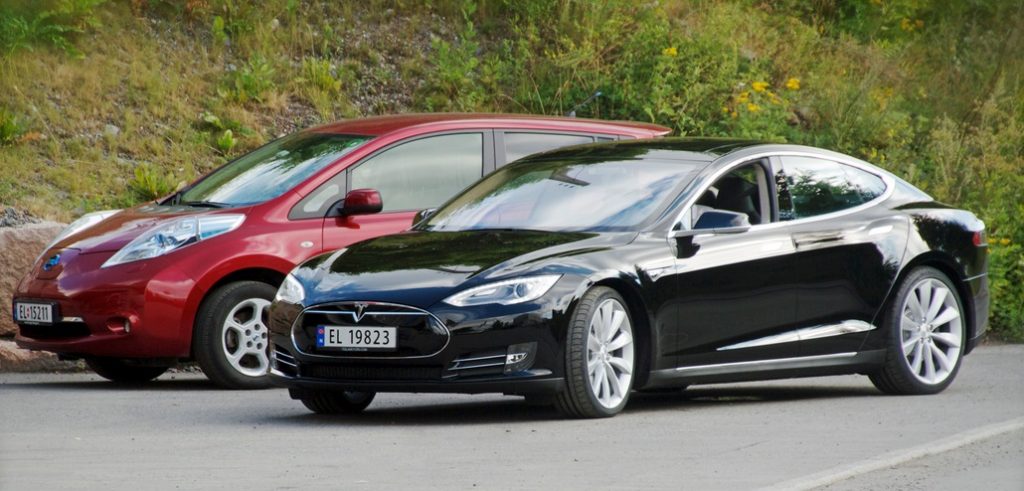 Найпопулярніші електромобілі в Україні 2026: де купують Tesla, BYD і Nissan Leaf, рейтинг по областях і ціни