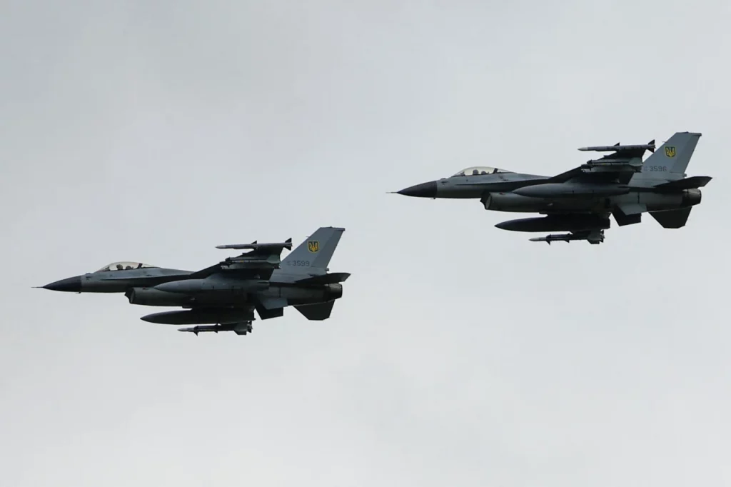 Винищувач F-16 впав під час бойового завдання в Україні: причина, що сталось 