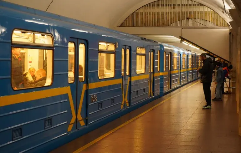 Проїзд у Києві подорожчав: скільки коштує в метро, автобусі, трамваї, тролейбусі 2026, як платити менше