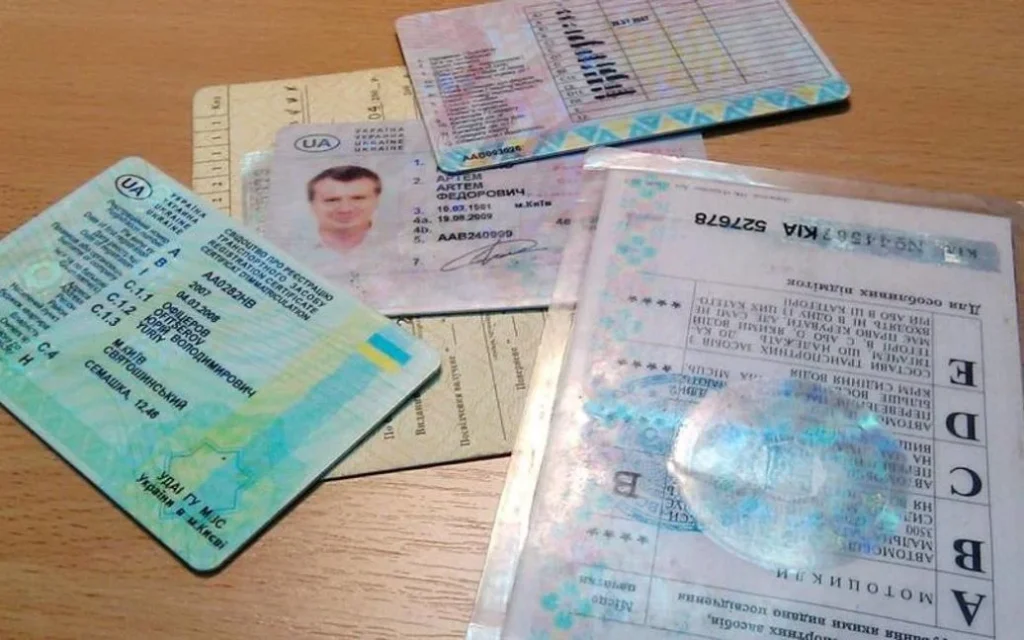 Нові правила для водійських посвідчень в Україні 2026: кому права видаватимуть на 5 і 15 років, скільки коштує обмін і чи потрібні іспити