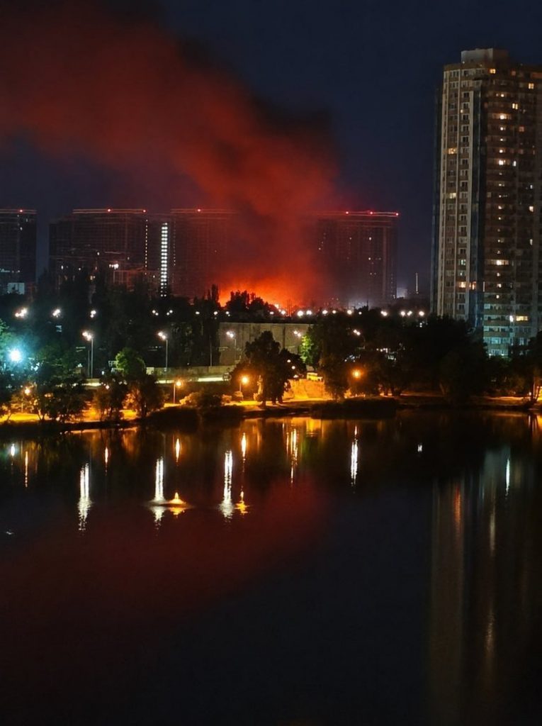 У Києві після нічної атаки повідомили про пошкодження ЖК «Славутич», Great і «Варшавський»: які наслідки