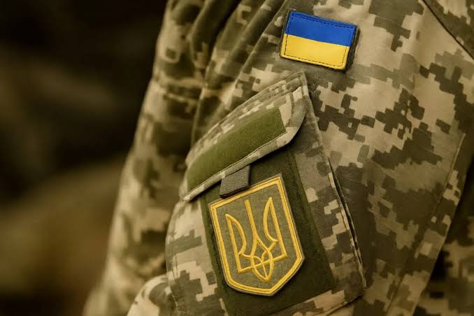 Воєнний стан і мобілізацію в Україні продовжили: терміни та умови, кого заберуть служити