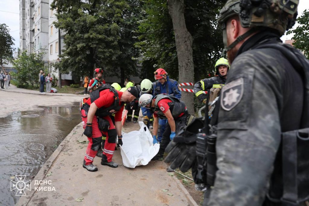 Атака РФ на Київ 6 липня 2026: 11 загиблих, десятки поранених і руйнування у чотирьох районах, наслідки