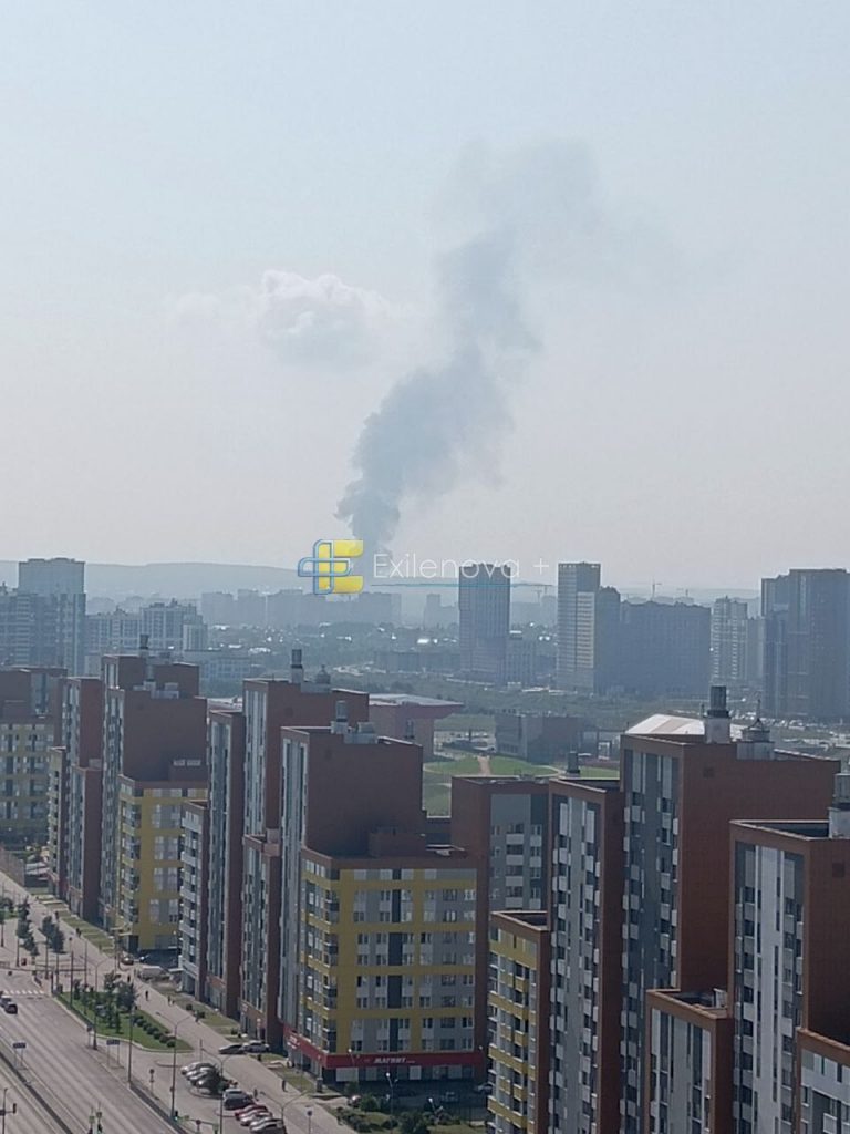 Дрони атакували склад Wildberries у Єкатеринбурзі: над об’єктом піднявся дим, наслідки