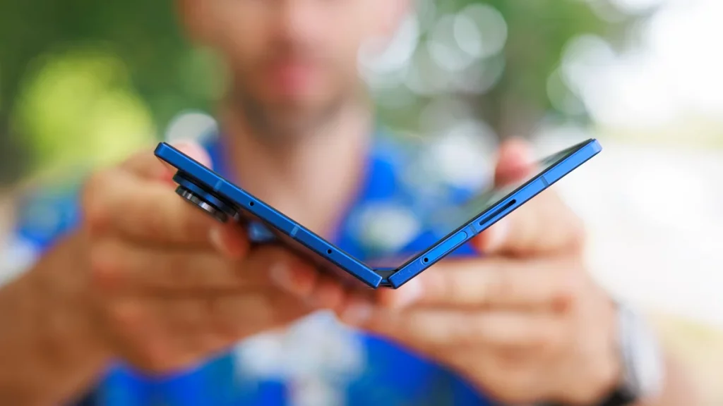 Galaxy Z Fold 8 Ultra може стати найдорожчим складаним Samsung: що відомо про характеристики, дату виходу і ціну в Україні 