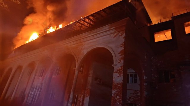 Підручники до 1 вересня 2026 в Україні: що буде з навчанням після удару по друкарні групи “Конві”