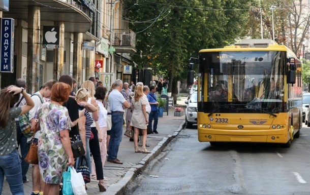 Безкоштовний проїзд пенсіонерів у серпні 2026 в Україні: де діє пільга, хто може скористатися