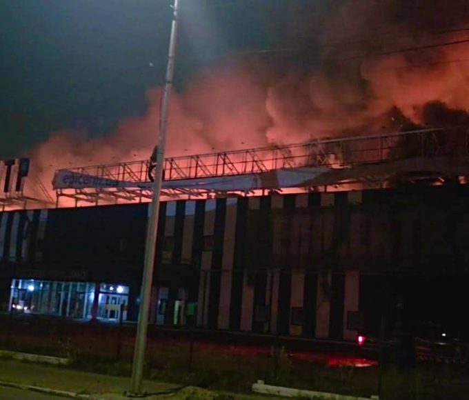 Ракетний удар по «Епіцентру» знищив склади та завод плитки: які наслідки, що буде з виробництвом, поставкаками, продукцією