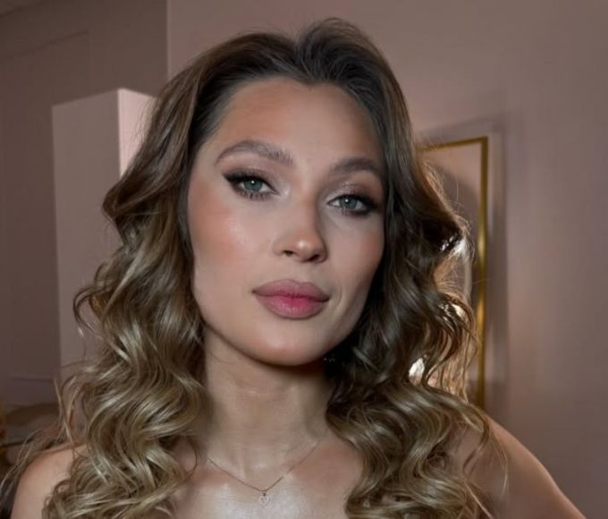 Тарас Цимбалюк підтвердив роман з Оленою Світлицькою: хто вона така, вік, біографія та особисте життя акторки