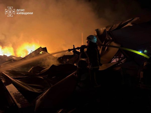 Росія вдарила по станції «Квітневе»: що відомо про жертв на Київщині, подробиці атаки