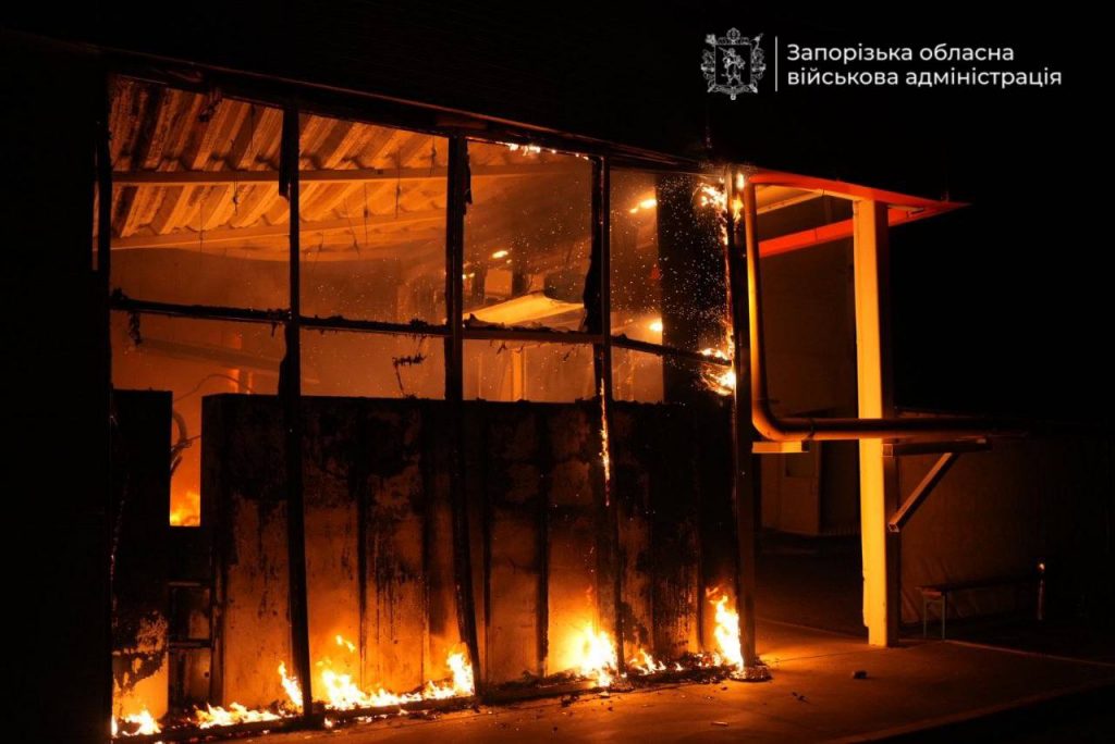 Удар по Запоріжжю 12 серпня 2026: пошкоджено «Епіцентр» і приватний будинок, чому немає світла