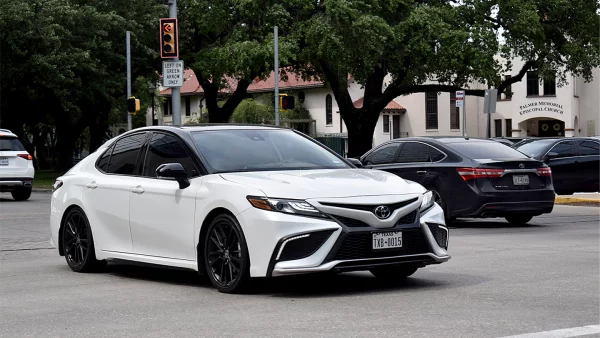 Toyota відкликає 655 тисяч Camry: чи стосується це автомобілів в Україні