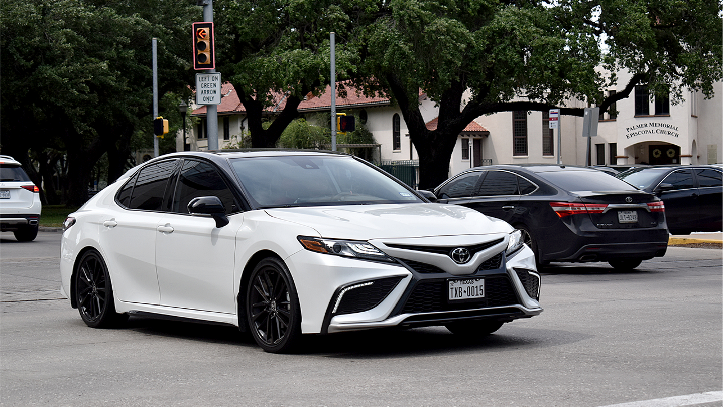 Toyota відкликає 655 тисяч Camry: чи стосується це автомобілів в Україні
