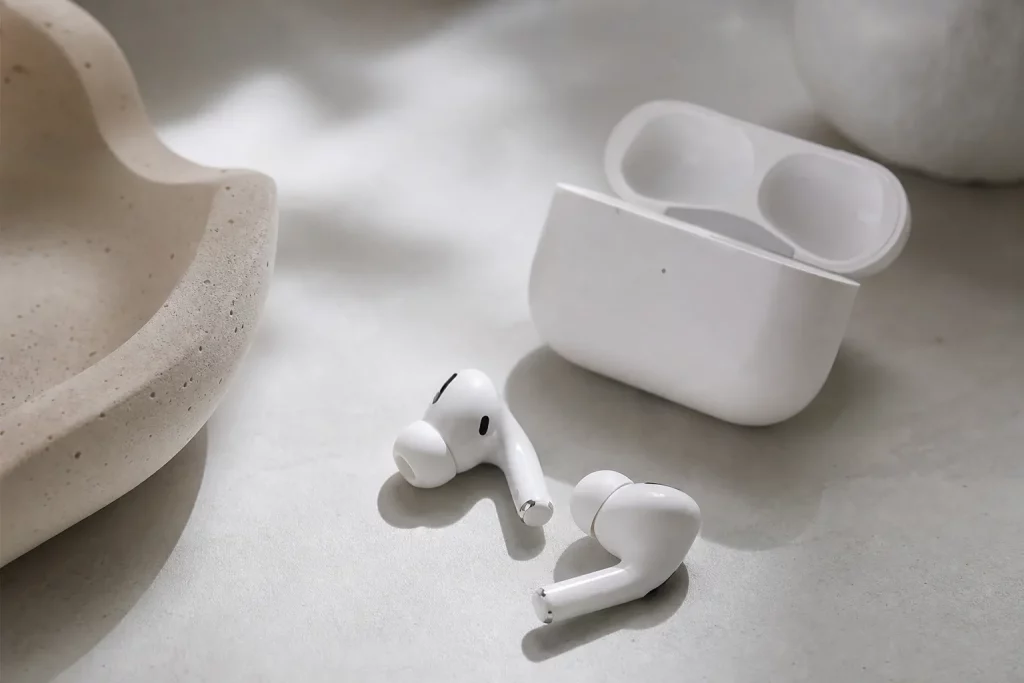 AirPods 5 представлені офіційно: ціна, характеристики та доступність в Україні