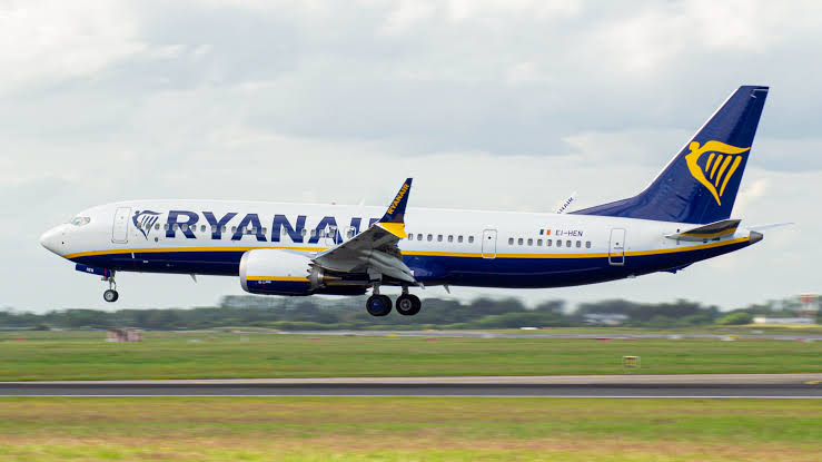 Ryanair попередила про подорожчання авіаквитків влітку 2027 року: причина, які суми