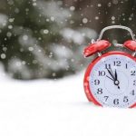 Переведення годинника на зимовий час в Україні 2026: дата, о котрій переводити годинник