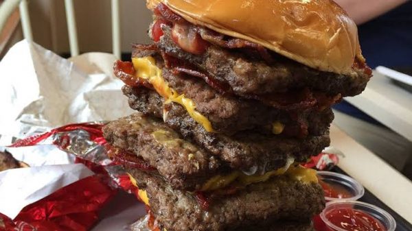 T-Rex Burger з 9 котлетами: скільки коштує гігантський бургер Wendy’s, ціна, доступність в Україні