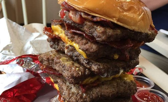 T-Rex Burger з 9 котлетами: скільки коштує гігантський бургер Wendy’s, ціна, доступність в Україні