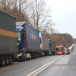 Черга вантажівок на трасі E372 біля польського пункту пропуску Гребенне, архівне фото