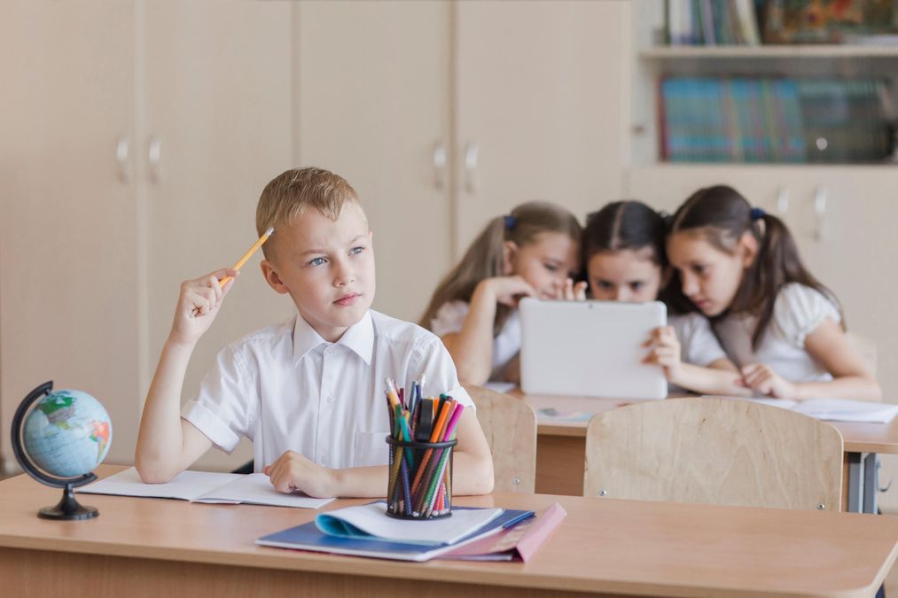 Коли будуть осінні канікули 2026 в Україні: точні дати та тривалість відпочинку