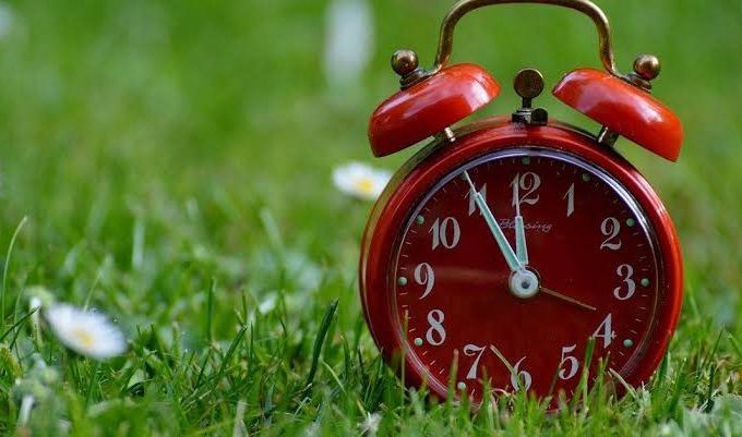 Переведення годинника на зимовий час у 2026 році в Україні: дата, як підготуватися