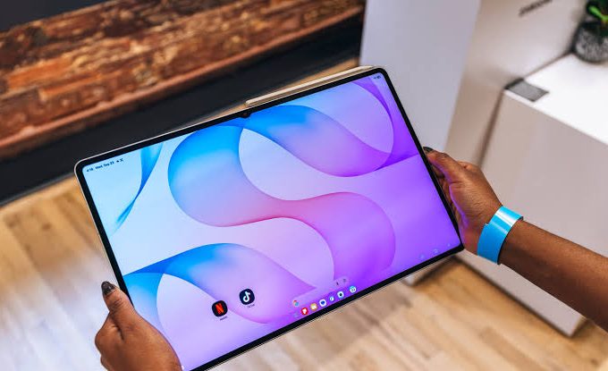 Samsung Galaxy Tab S12 Ultra та S12+ в Україні: ціна і характеристики