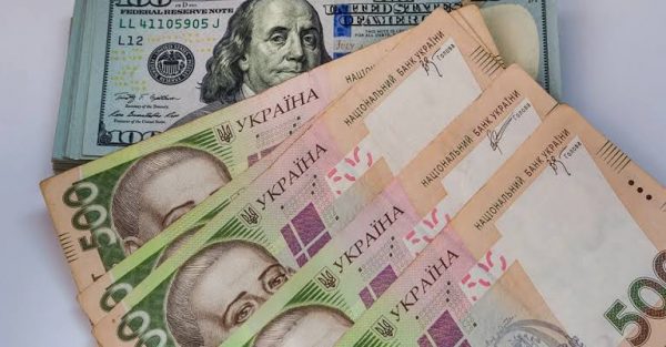 Курс валют на 20 жовтня 2026 в Україні: долар сягнув 45 грн, євро також подорожчав, яка вартість