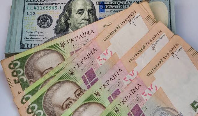 Курс валют на 20 жовтня 2026 в Україні: долар сягнув 45 грн, євро також подорожчав, яка вартість