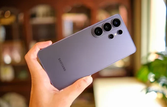 Samsung скорочує виробництво смартфонів на 30%: причина, що відбувається