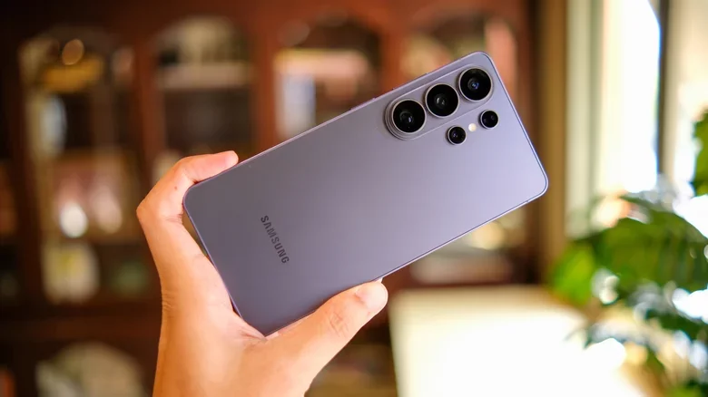 Samsung скорочує виробництво смартфонів на 30%: причина, що відбувається