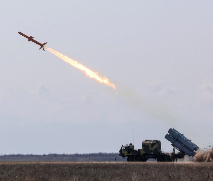 Пуск ракети «Нептун», архівне фото Офісу Президента України