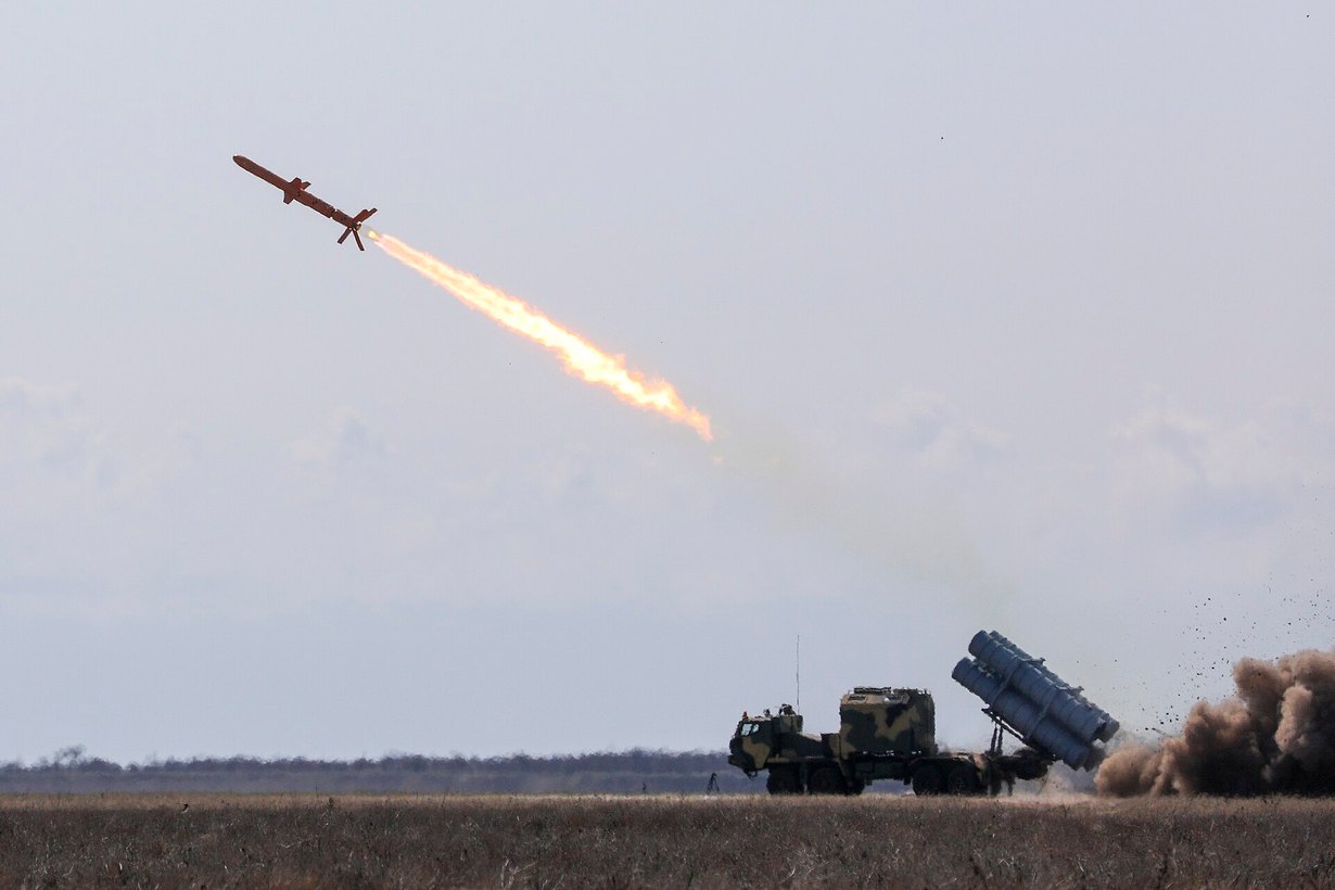 Пуск ракети «Нептун», архівне фото Офісу Президента України