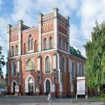 Костел у центрі Рівного, архівне фото
