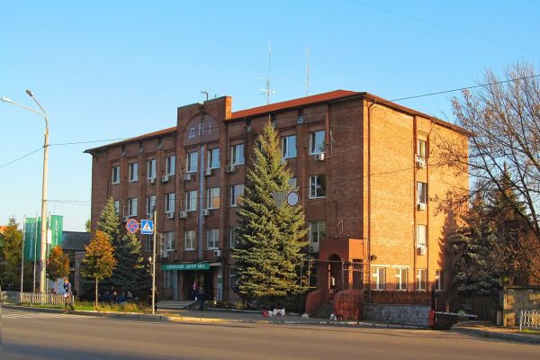 Будівля сервісного центру МВС, де складають практичний іспит на водійські категорії